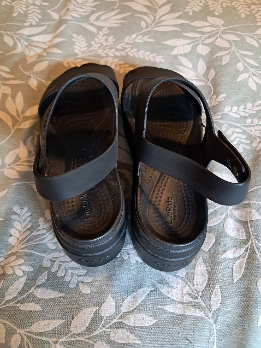 CROCS Women’s Black Double-Strap Sandals In Size 6 - Picture 4 of 11